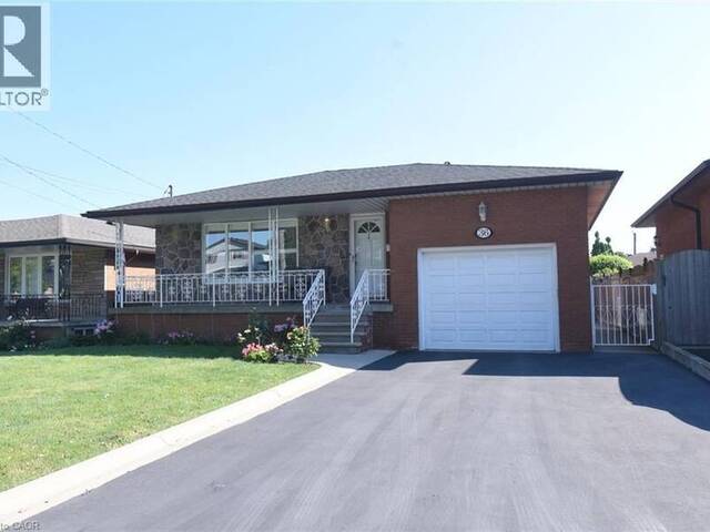 36 ABBINGTON Drive Hamilton Ontario, L9C 4R3 - 3 Bedrooms Home For Sale