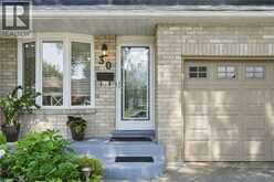 30 TWINOAKS Crescent | Hamilton Ontario | Slide Image Two