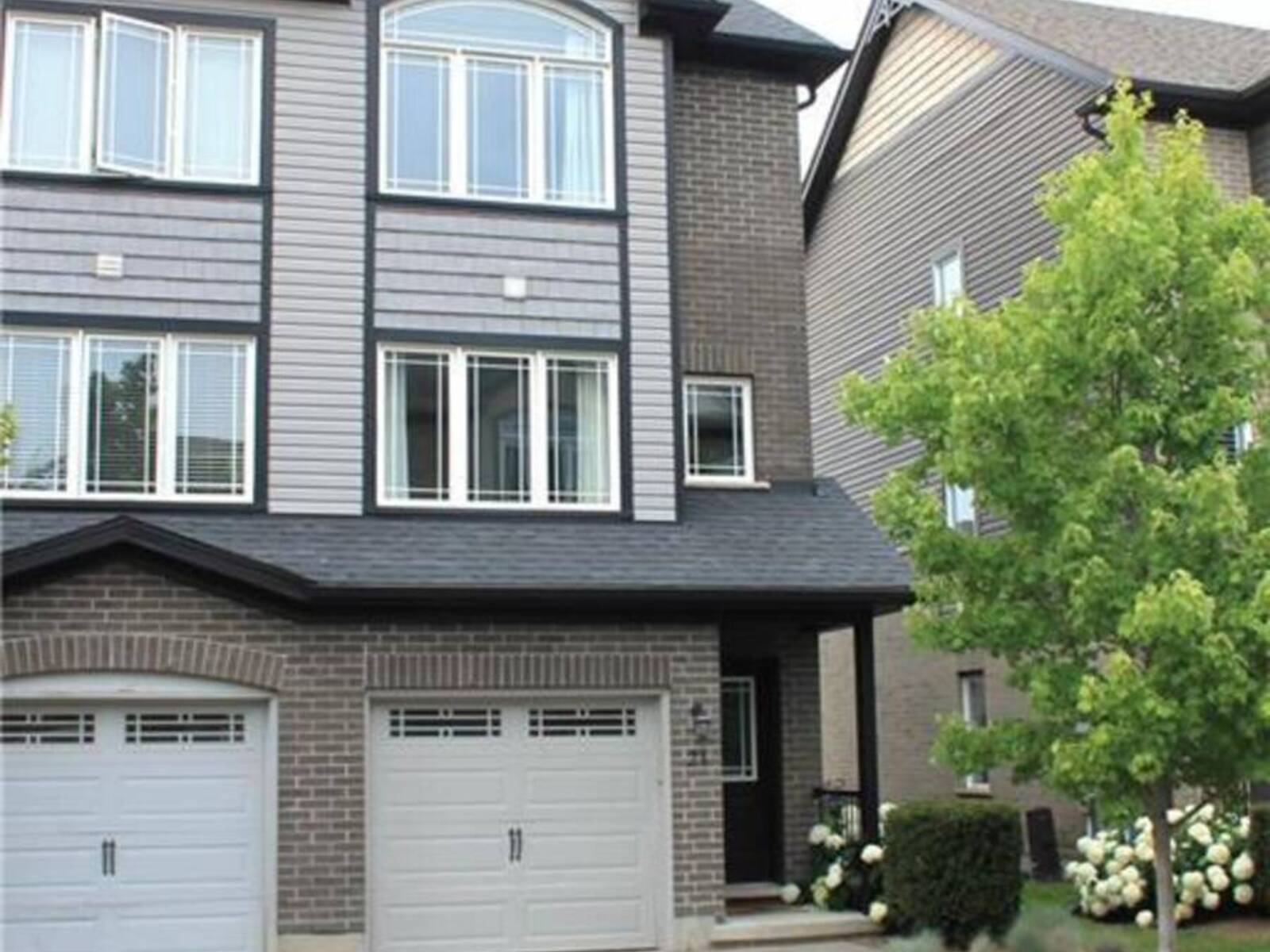 12 POPLAR Drive Unit# 21, Cambridge, Ontario N3C 0G4
