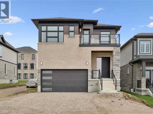 451 BENNINGER Street Kitchener Ontario, N2E 0J8 - 4 Bedrooms Home For Sale