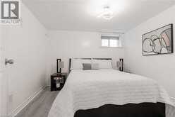 2105 MAPLEWOOD Drive | Burlington Ontario | Slide Image Thirty-seven