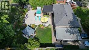 2105 MAPLEWOOD Drive | Burlington Ontario | Slide Image Five
