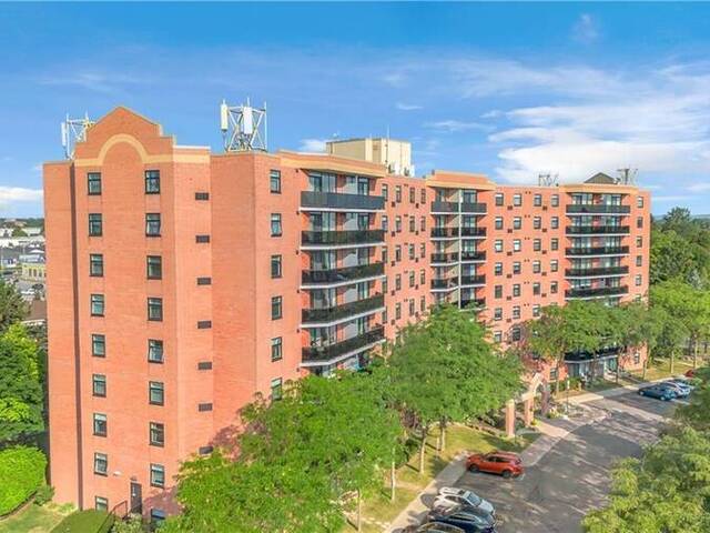 9 BONHEUR Court Unit# 815 Brantford Ontario, N3P 1Z5 - 2 Bedrooms Condo For Sale