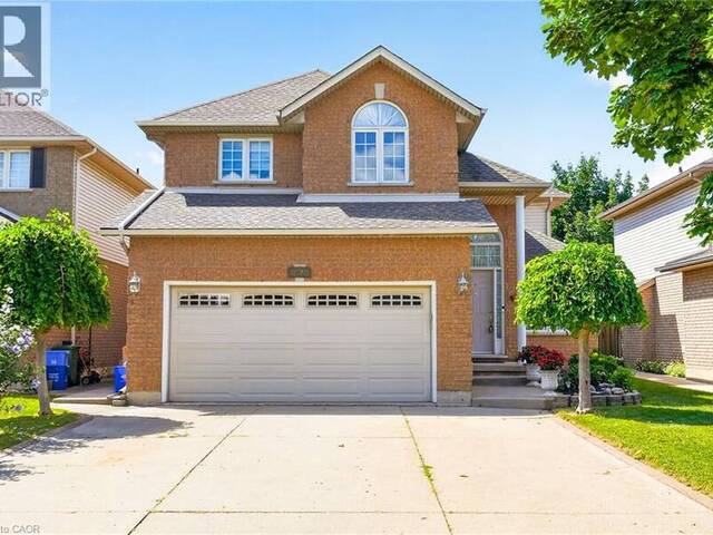 42 HILLGARDEN Avenue Hamilton Ontario, L8J 3R3 - 4 Bedrooms Home For Sale