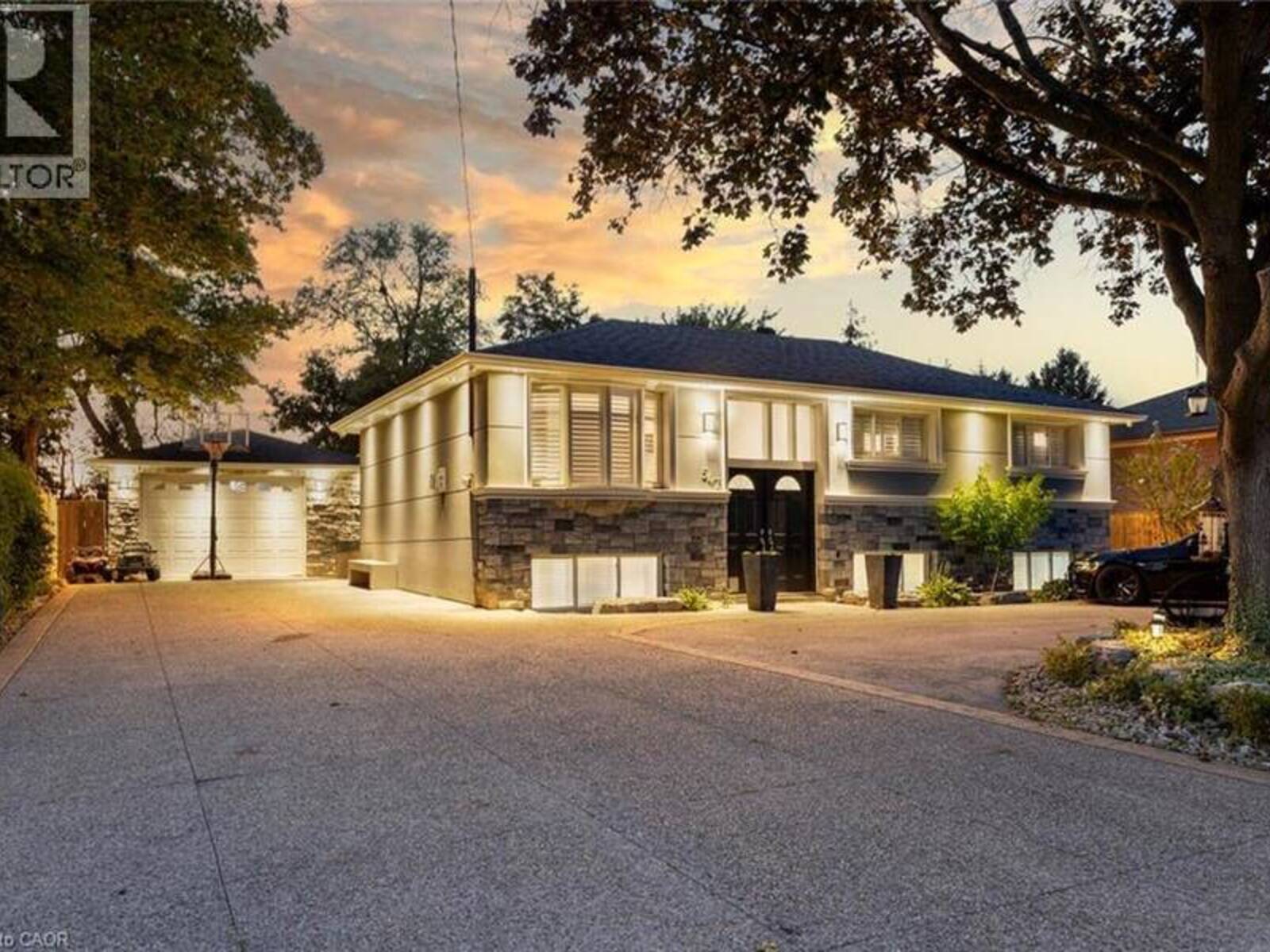 547 PINEGROVE Road, Oakville, Ontario L6K 2C2