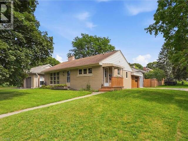 21 OAKWOOD Avenue Kitchener Ontario, N2H 6G8 - Property For Sale