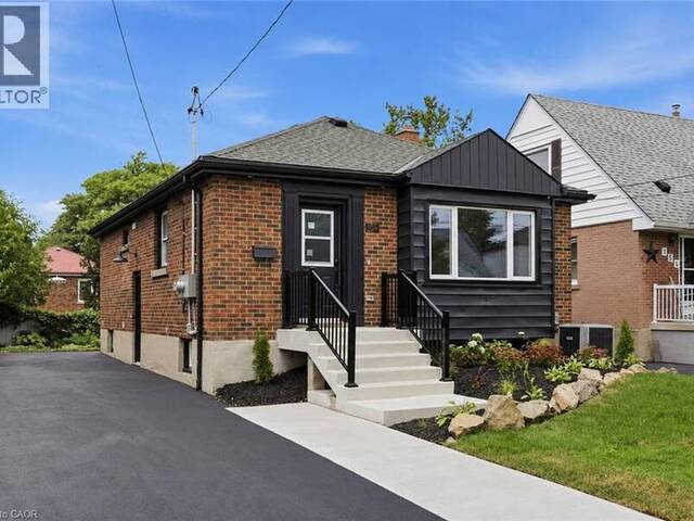 156 EAST 36TH Street Hamilton Ontario, L8V 3Z4 - 6 Bedrooms Home For Sale
