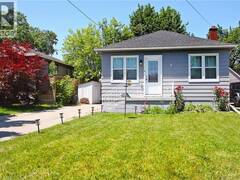 7 LAMPTON Place Hamilton Ontario, L8H 6J7