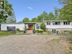 647 BRANT-WATERLOO Road Ayr Ontario, N0B 1E0