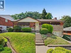 18 BATTLEFIELD Drive Hamilton Ontario, L8G 1T7