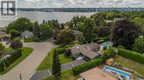 892 NORTH SHORE Boulevard W | Burlington Ontario | Slide Image Two