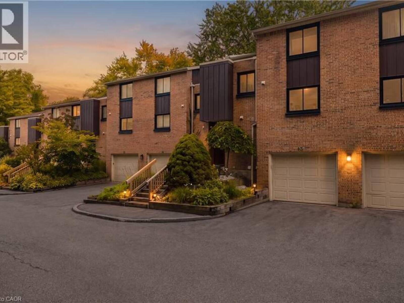 220 SALISBURY Avenue Unit# 13, Cambridge, Ontario N1S 1K5