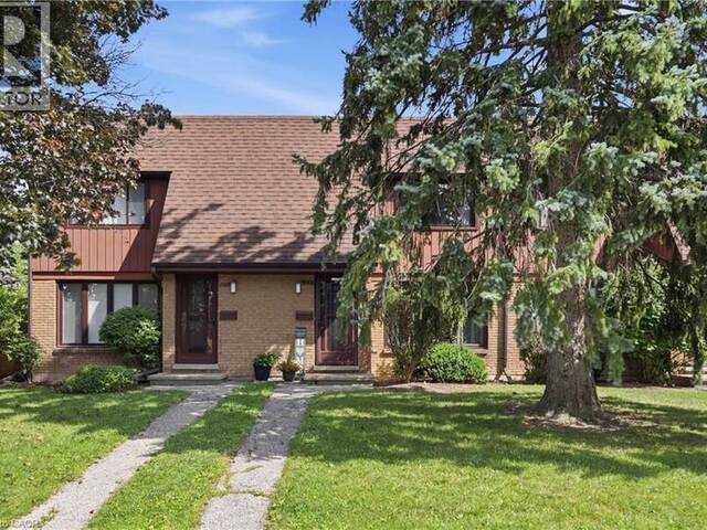 25 FLINT Drive Kitchener Ontario, N2E 1S8 - 3 Bedrooms Condo For Sale