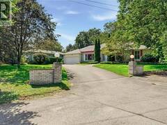 359 LARK Avenue Burlington Ontario, L7T 2T1