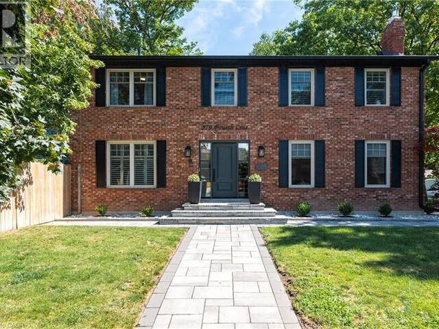579 FOURTH Line Oakville Ontario, L6L 5B1 - 4 Bedrooms Home For Sale