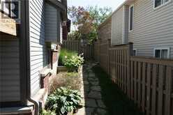 4303 AREJAY Avenue | Beamsville Ontario | Slide Image Thirty-two