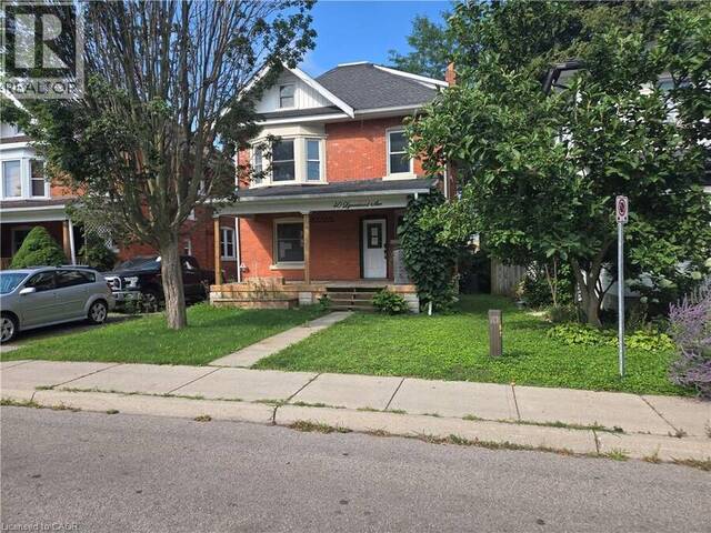 40 LYNNWOOD Avenue Simcoe Ontario, N3Y 2V6 - 5 Bedrooms Home For Sale