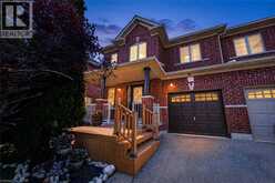 141 LAVERY Heights | Milton Ontario | Slide Image Two