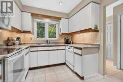 2136 OLD LAKESHORE Road Unit# 8 | Burlington Ontario | Slide Image Twelve