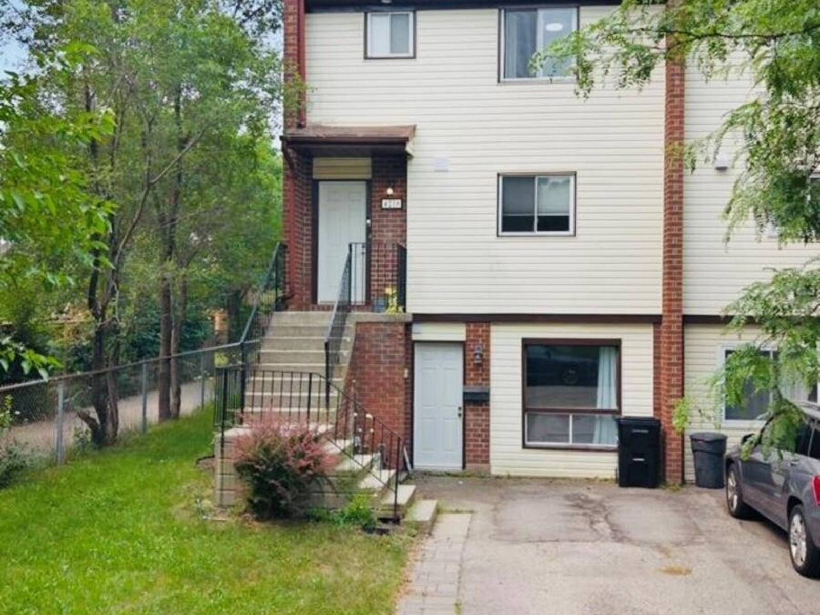 421 BAIRSTOW Crescent, Waterloo, Ontario N2K 2H7