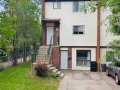421 BAIRSTOW Crescent Waterloo Ontario, N2K 2H7