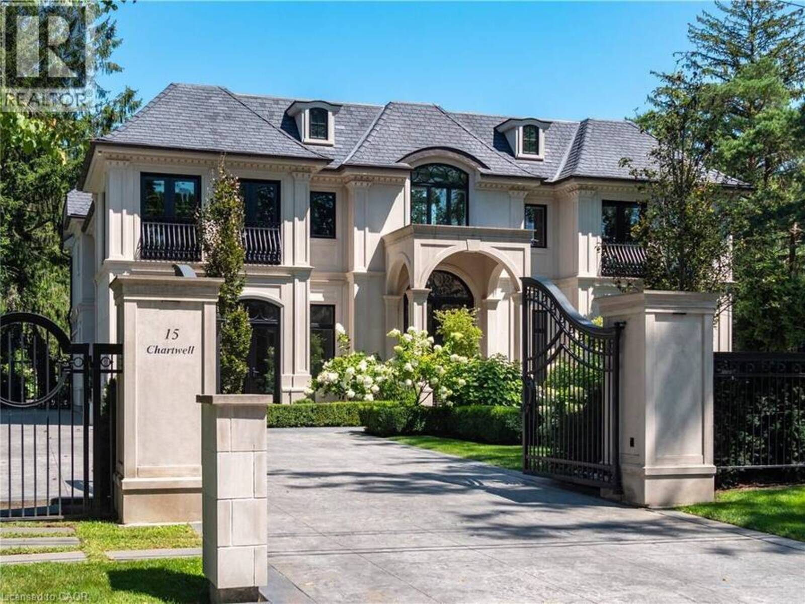 15 CHARTWELL Road, Oakville, Ontario L6J 3Z3