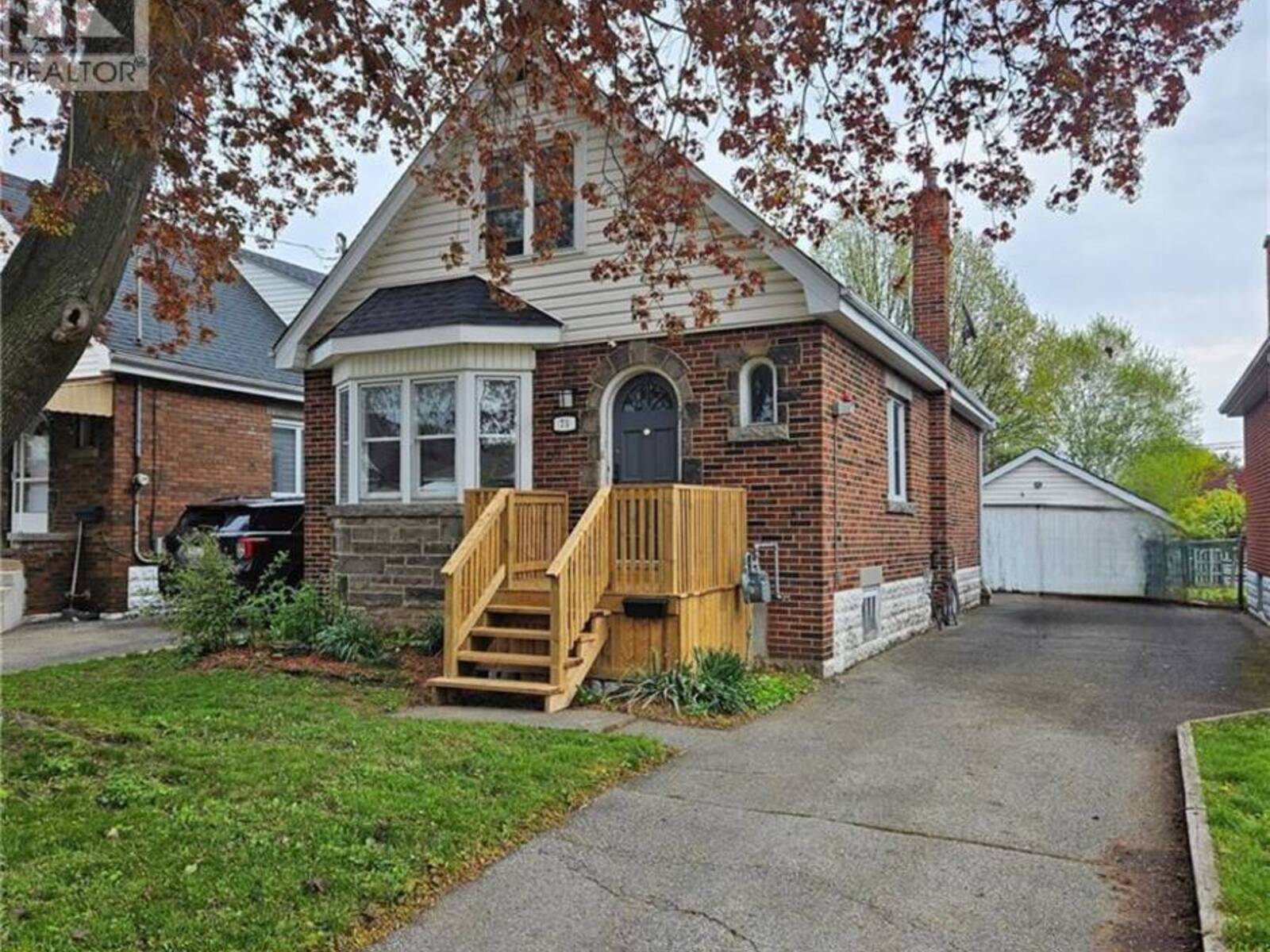 75 BARONS Avenue S, Hamilton, Ontario L8K 2Y4