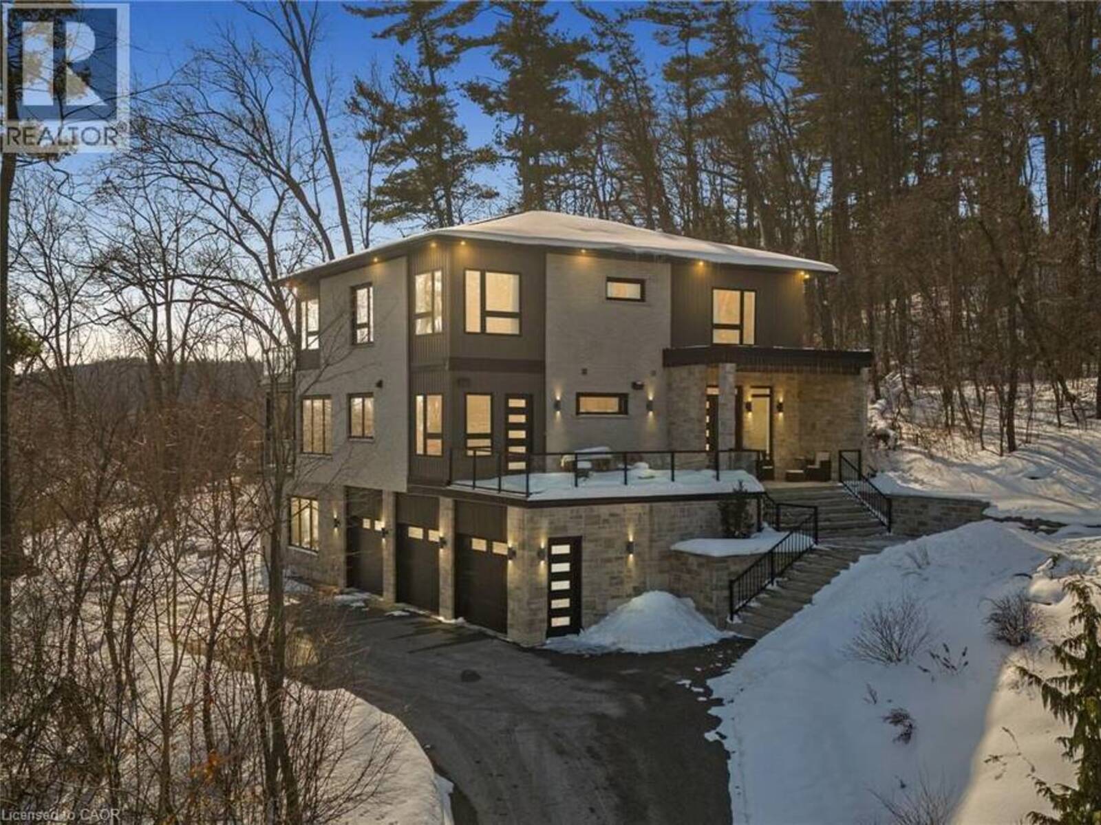 111 GRAND RIDGE Drive, Cambridge, Ontario N1S 5B3