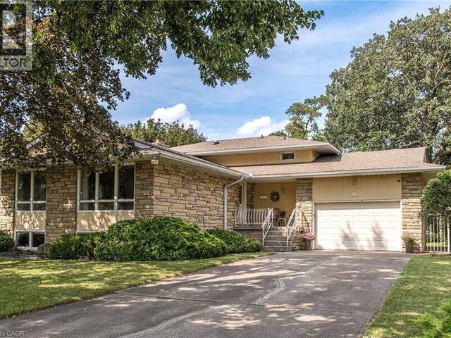 14 WOODSIDE Drive Hamilton Ontario, L8T 1C3 - 4 Bedrooms Home For Sale