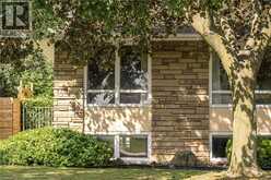 14 WOODSIDE Drive | Hamilton Ontario | Slide Image Three