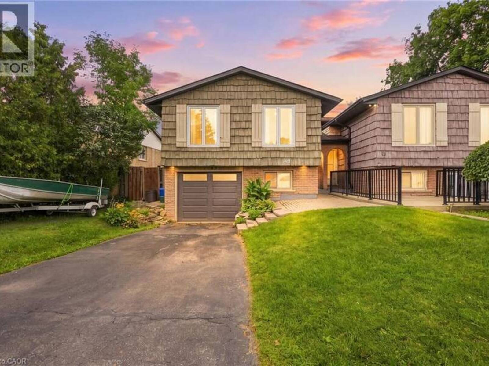 49 MARKSON Crescent, Hamilton, Ontario L8T 4W3