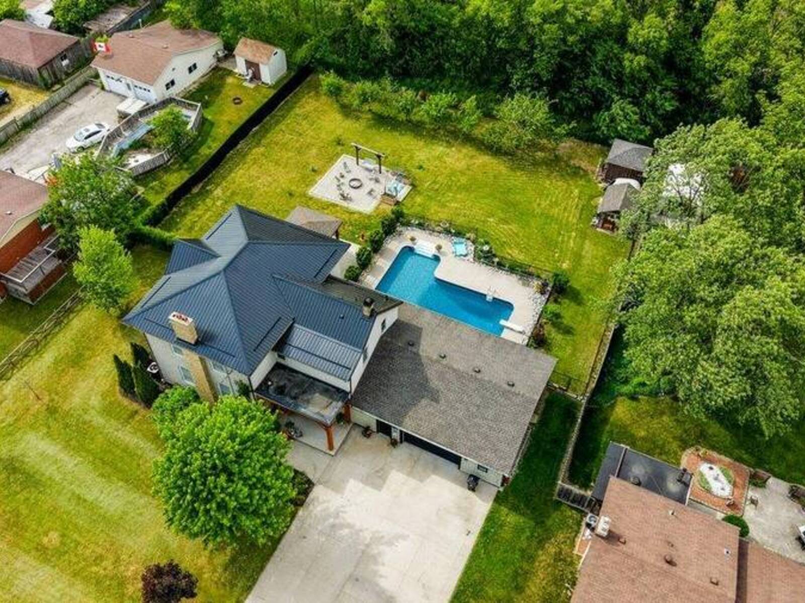 35 SCHWEITZER Street, Kitchener, Ontario N2K 1B5