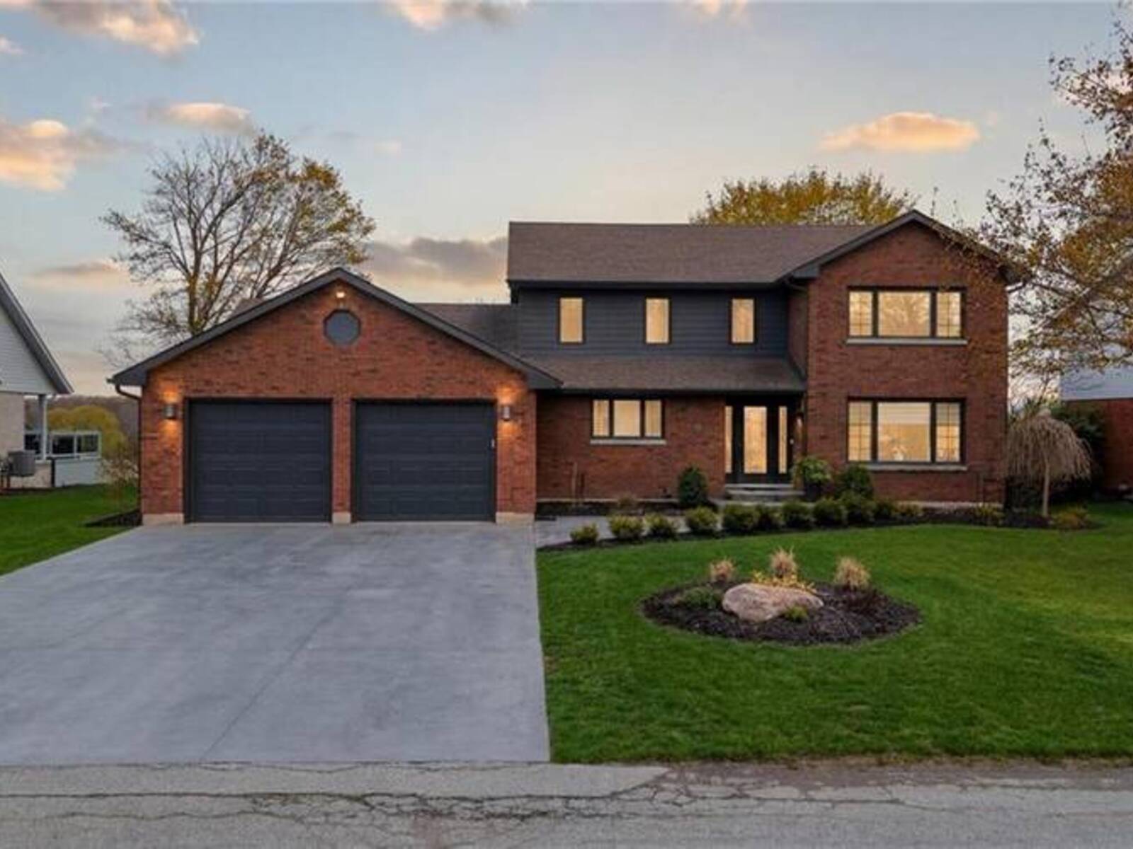 890 PERKIN Crescent, Listowel, Ontario N4W 3R8