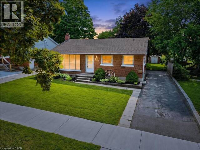 209 FRANKLIN Street S Kitchener Ontario, N2C 1R8 - 3 Bedrooms Home For Sale