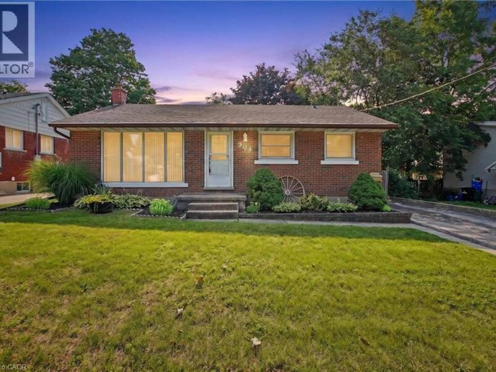 209 S FRANKLIN Street S, Kitchener, Ontario N2C 1R8
