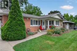 9 STRATHEARN Avenue | Grimsby Ontario | Slide Image Three