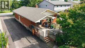 62 HURRICANE Road | Pelham Ontario | Slide Image Three