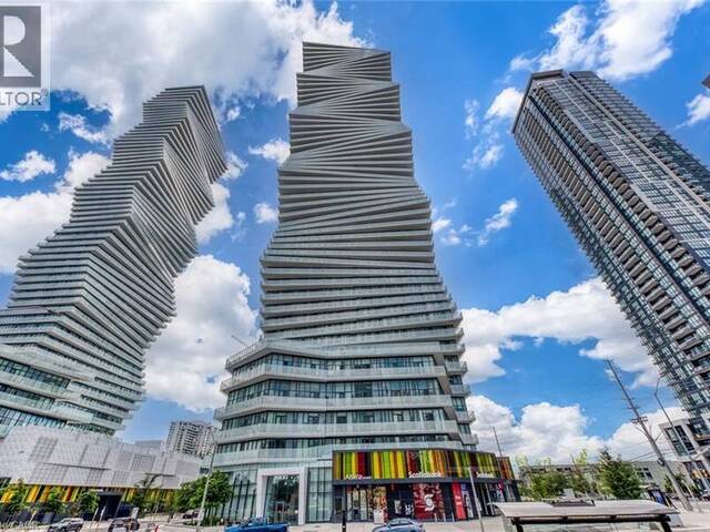 3900 CONFEDERATION Parkway Unit# 5010 Mississauga Ontario, L5B 0M3 - 3 Bedrooms Condo For Sale