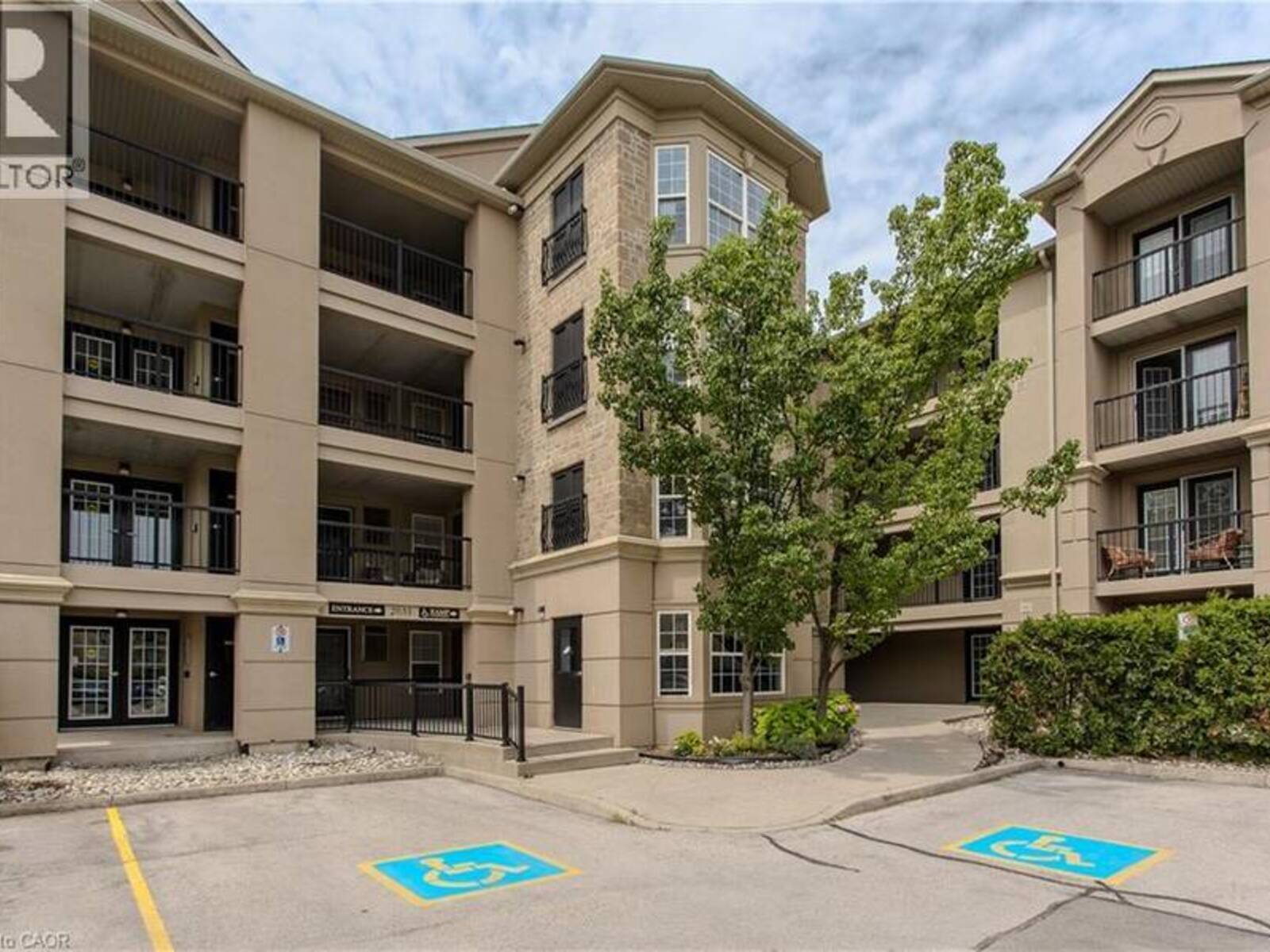 2035 APPLEBY Line Unit# 101, Burlington, Ontario L7L 7G8