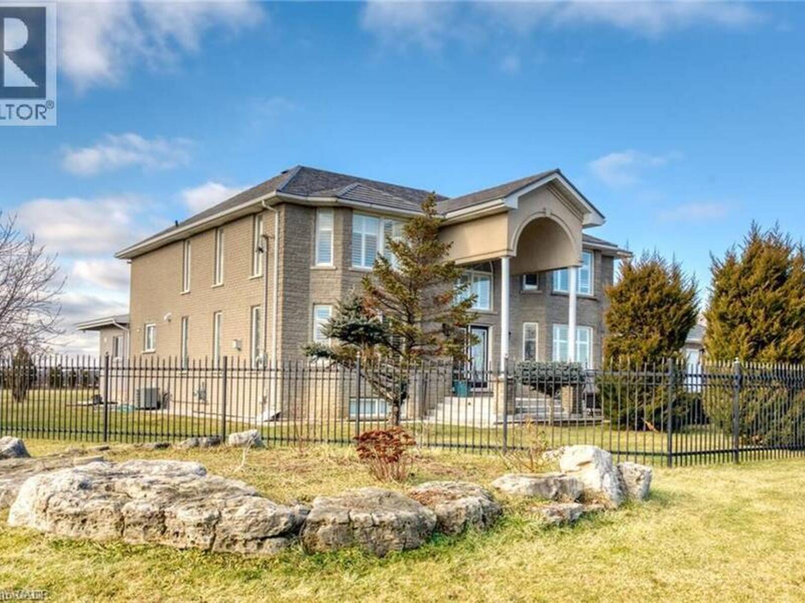 283 SECOND Road E, Hamilton, Ontario L8J 3J1