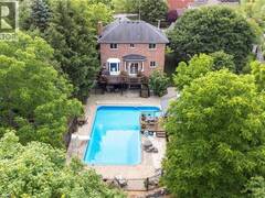 28 TAYWOOD Court Hamilton Ontario, L9H 7A2