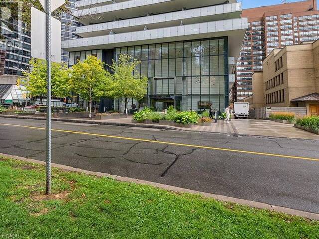 57 ST JOSEPH Street Unit# 206 Toronto Ontario, M5S 0C5 - 2 Bedrooms Condo For Sale