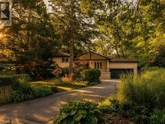 1063 GREENOAKS Drive Mississauga Ontario, L5J 3A1