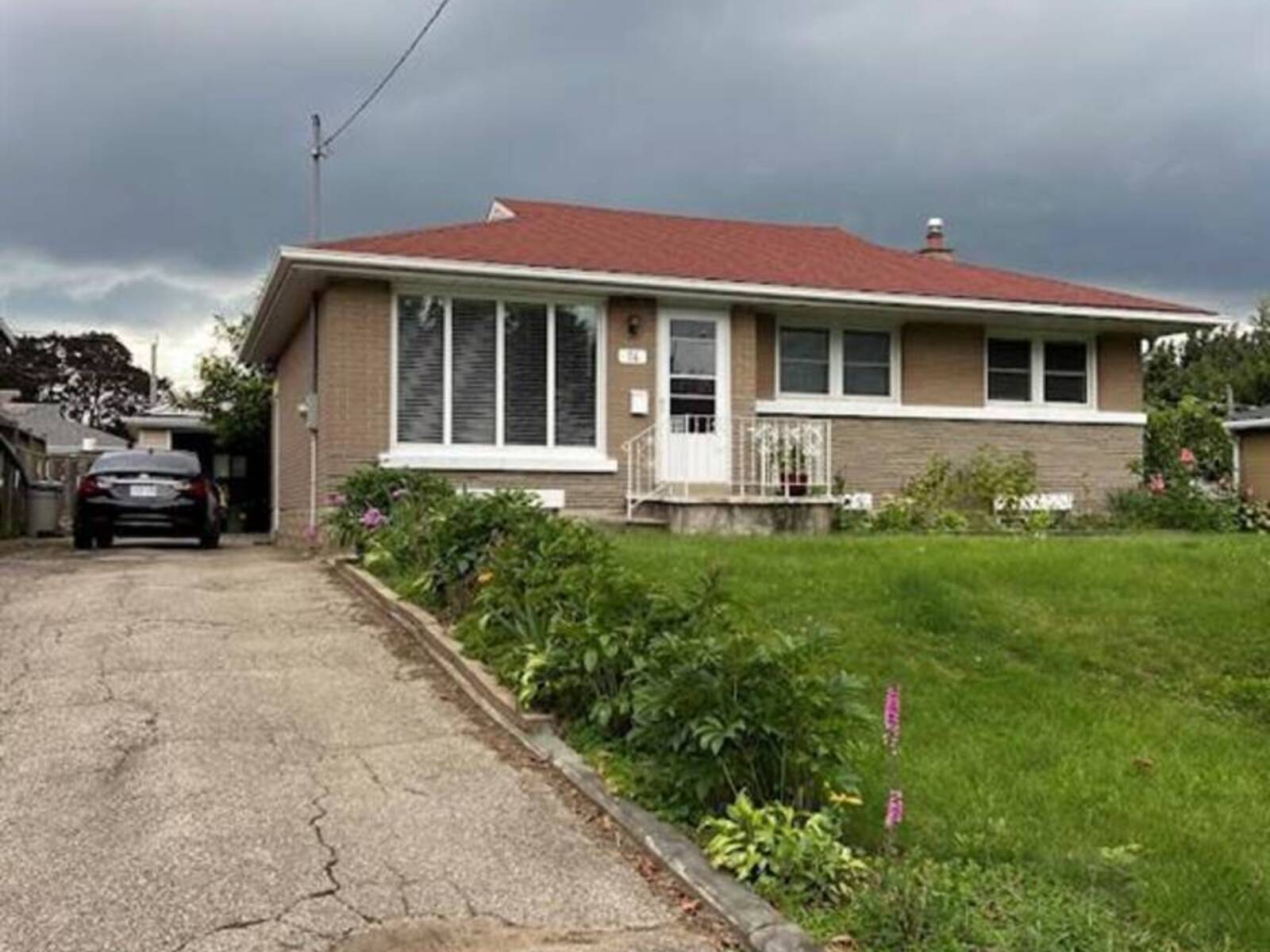 74 SCRIMGER Avenue, Cambridge, Ontario N1R 4W3