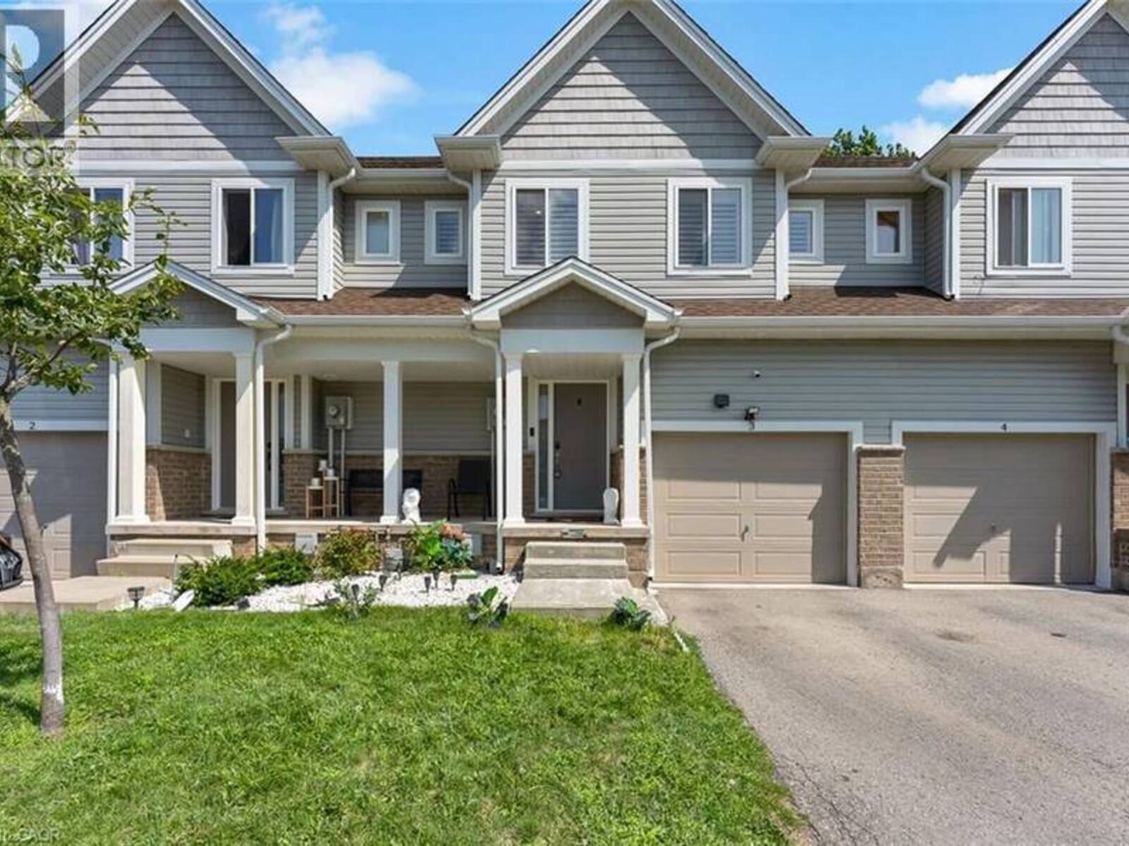 60 CANTERBURY Drive Unit# 3, St. Catharines, Ontario L2P 3M8