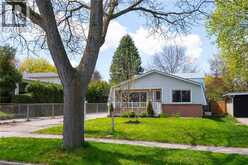 87 CHRISTOPHER Drive | Waterloo Ontario | Slide Image Three