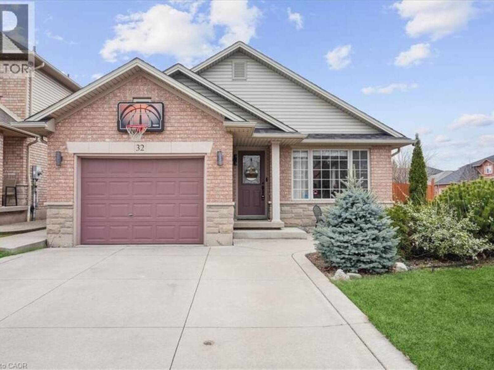 32 SONOMA Lane, Hamilton, Ontario L8E 6B5