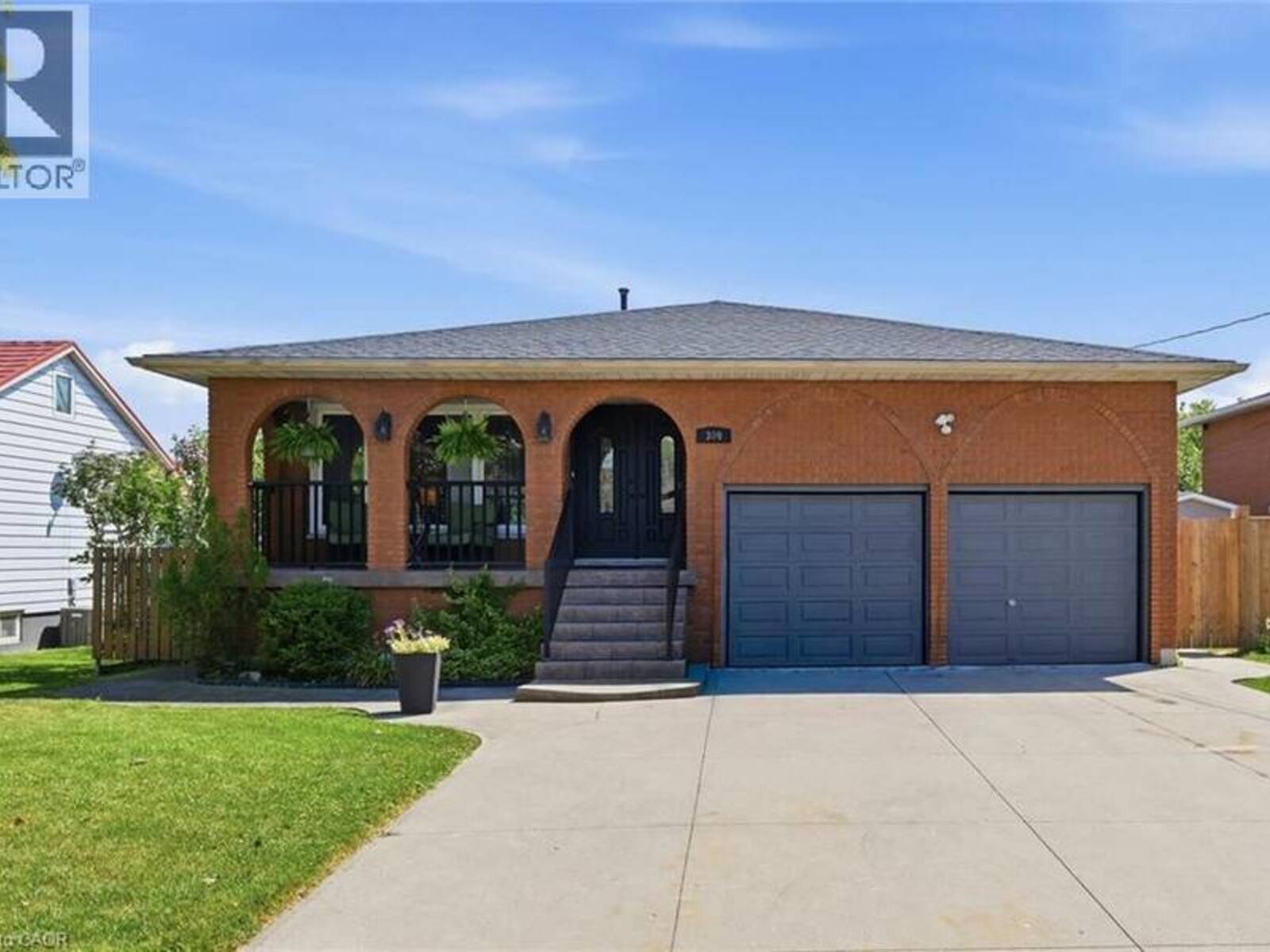 309 HAWKRIDGE Avenue, Hamilton, Ontario L9C 3L1