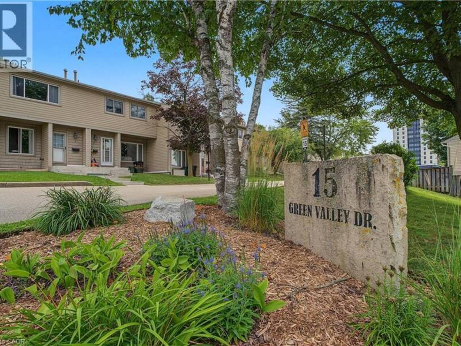 15 GREEN VALLEY Drive Unit# 1, Kitchener, Ontario N2P 1K7
