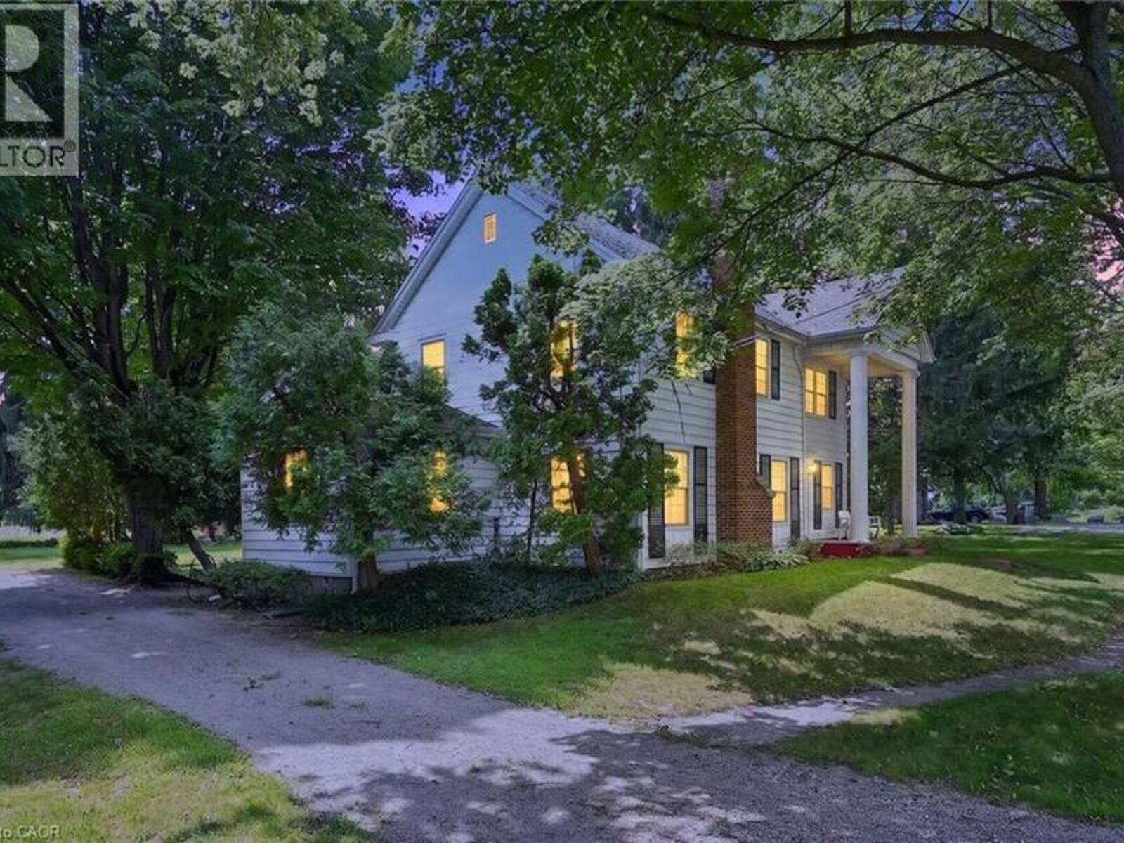 48 GARNER Road W, Ancaster, Ontario L9G 3K9